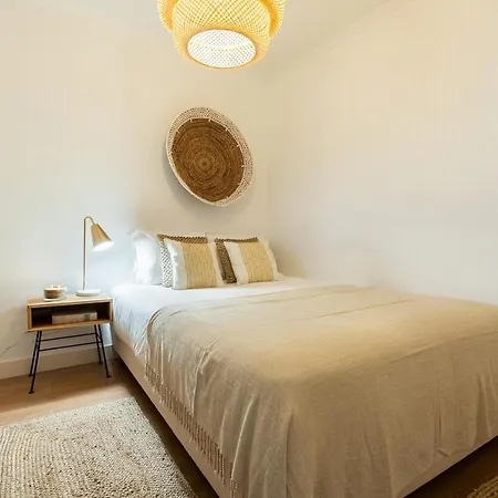 Designer 2bed1bath Mins To Famed Ramiro Restaurant * Lissabon