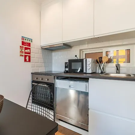 Designer 2bed1bath Mins To Famed Ramiro Restaurant Διαμέρισμα Lisboa
